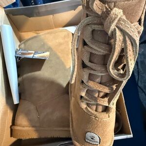 BearPaw Classic Tan Boots